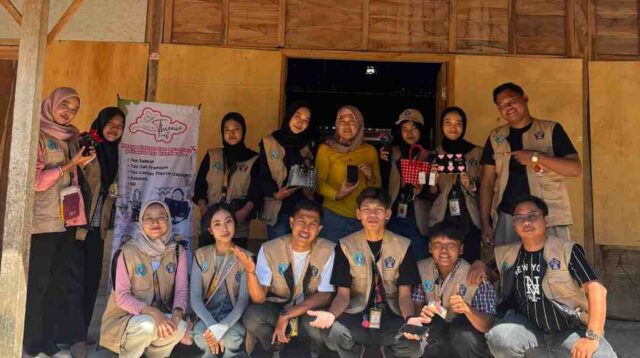 Mahasiswa KKN Universitas Slamet Riyadi Surakarta Mahasiswa KKN Universitas Slamet Riyadi Surakarta